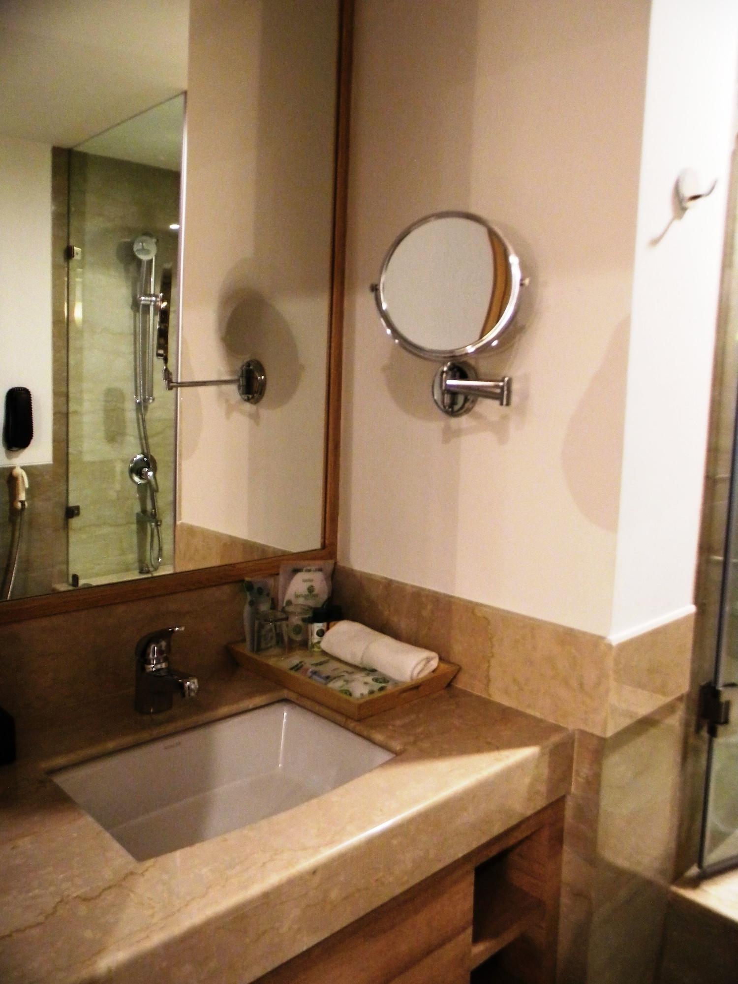 Lemon Tree Hotel, Udyog Vihar, Gurugram Gurgaon Eksteriør bilde