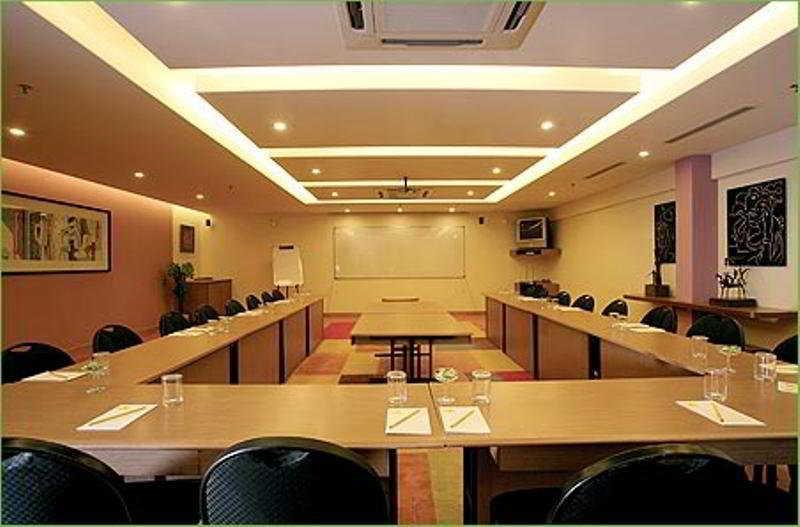 Lemon Tree Hotel, Udyog Vihar, Gurugram Gurgaon Eksteriør bilde