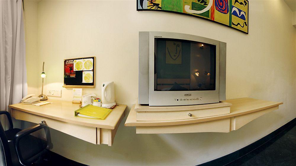 Lemon Tree Hotel, Udyog Vihar, Gurugram Gurgaon Eksteriør bilde