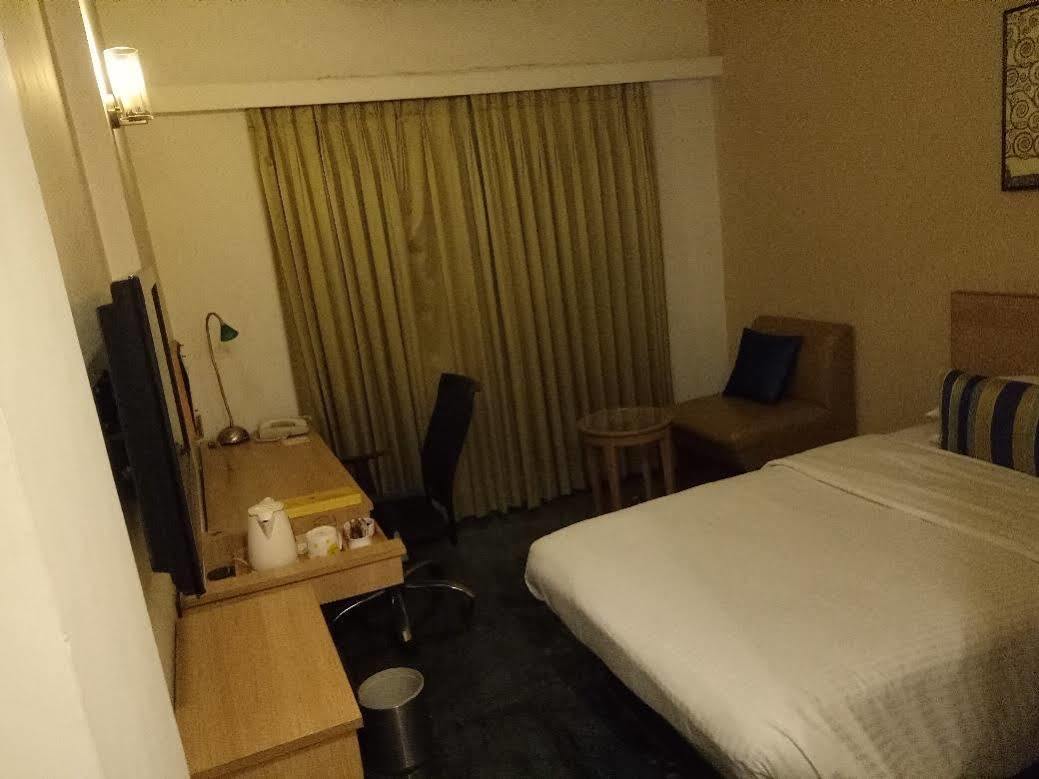 Lemon Tree Hotel, Udyog Vihar, Gurugram Gurgaon Eksteriør bilde
