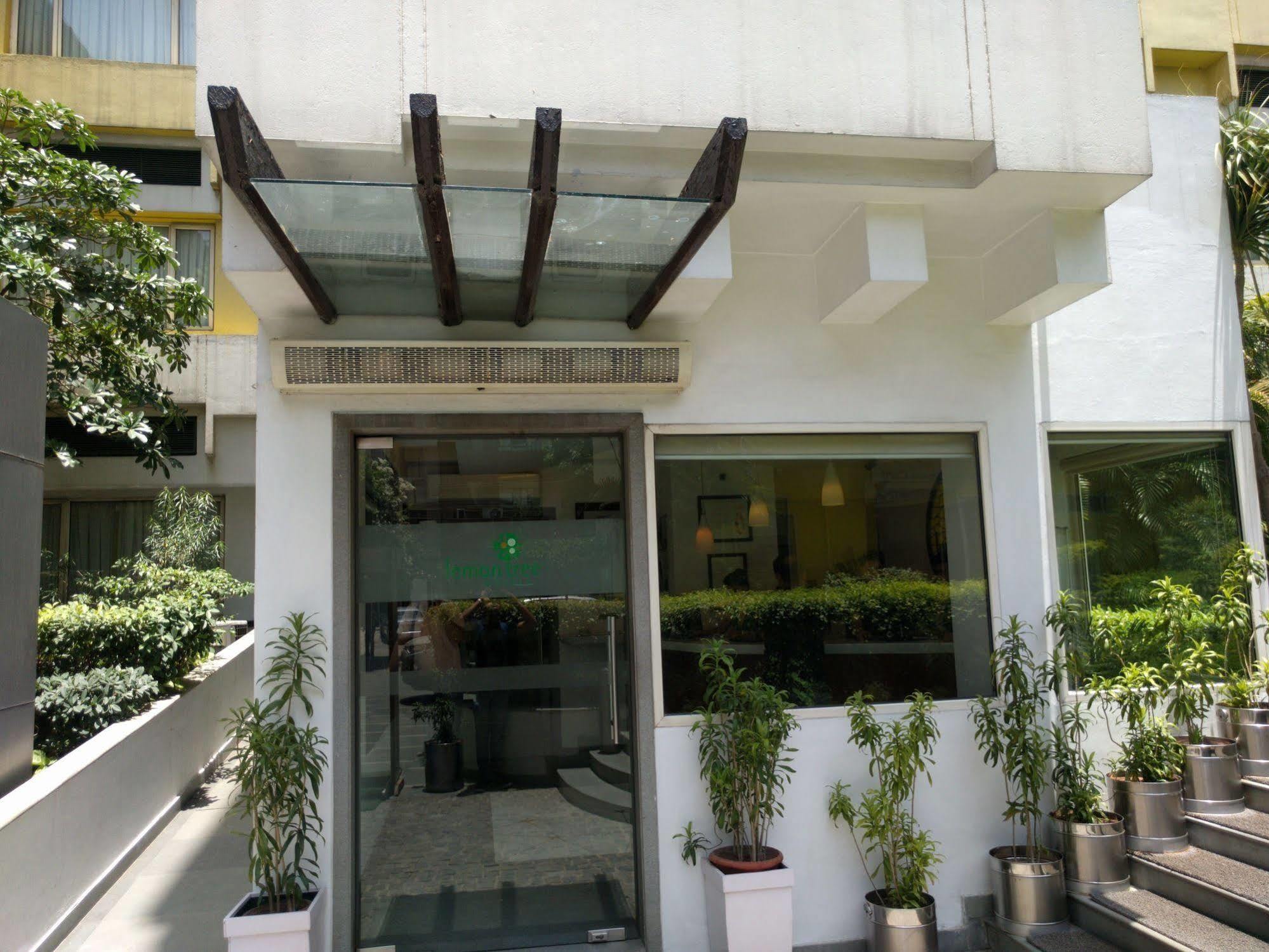 Lemon Tree Hotel, Udyog Vihar, Gurugram Gurgaon Eksteriør bilde