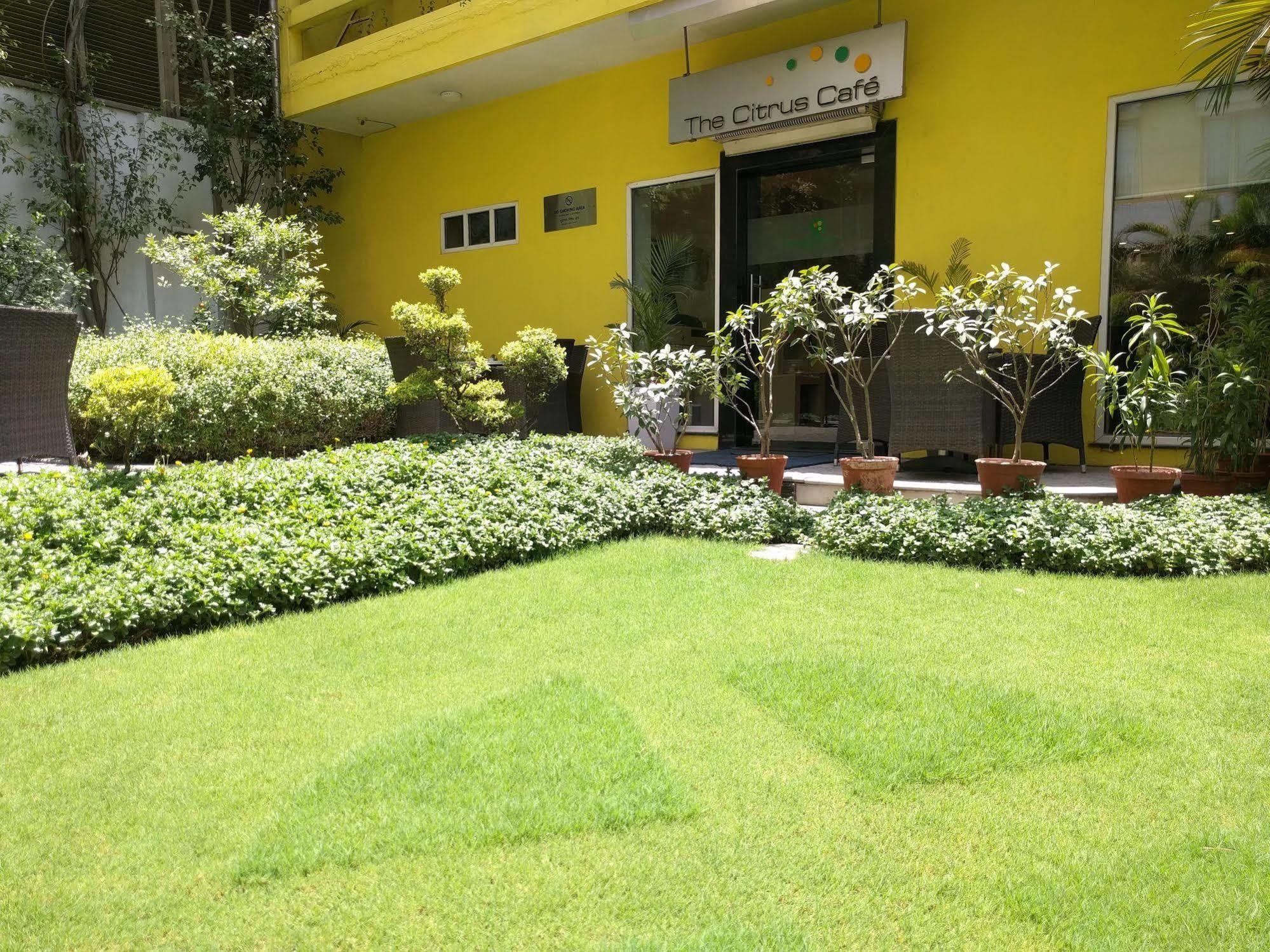 Lemon Tree Hotel, Udyog Vihar, Gurugram Gurgaon Eksteriør bilde