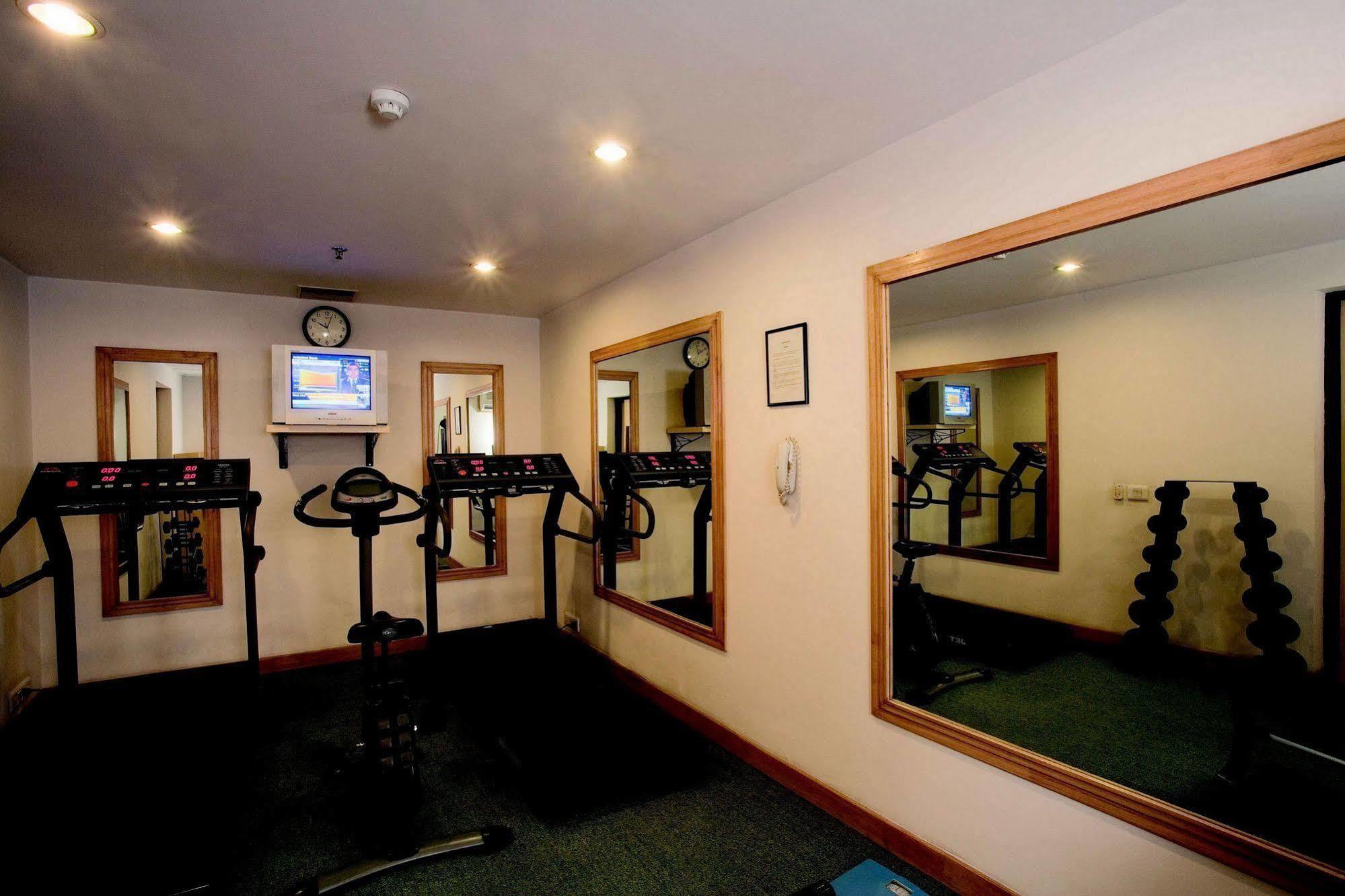 Lemon Tree Hotel, Udyog Vihar, Gurugram Gurgaon Eksteriør bilde