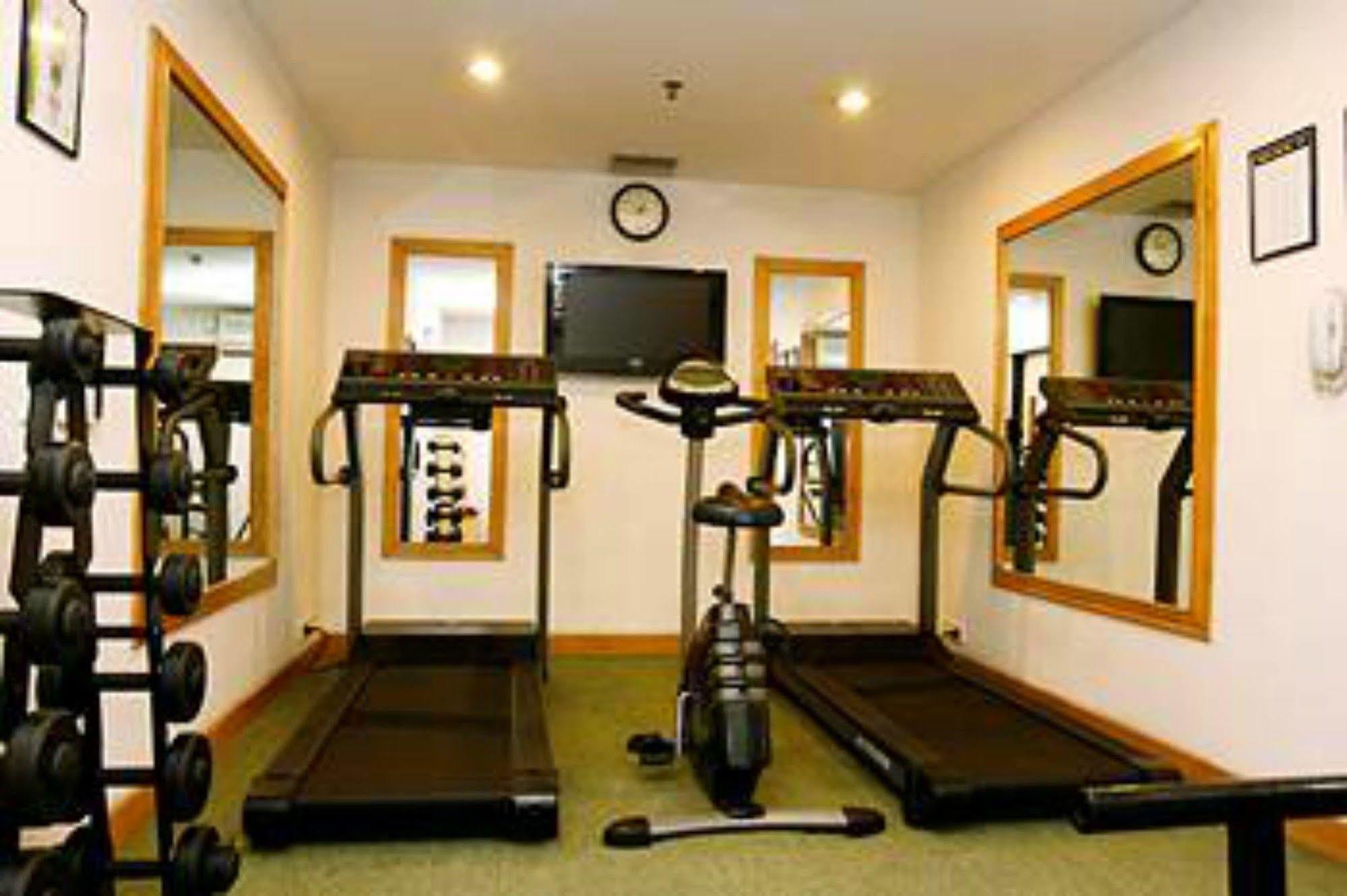 Lemon Tree Hotel, Udyog Vihar, Gurugram Gurgaon Eksteriør bilde